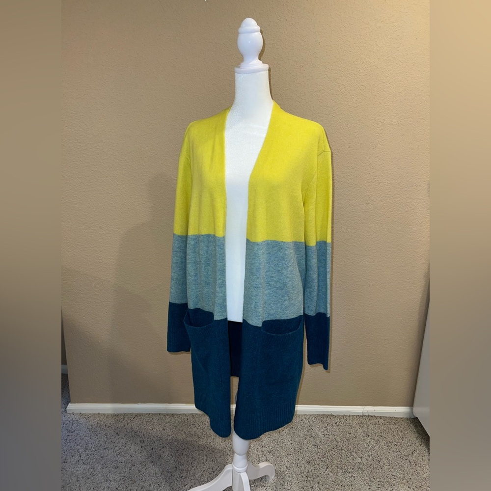 Women’s Size Small Cardigan Sweater NWT